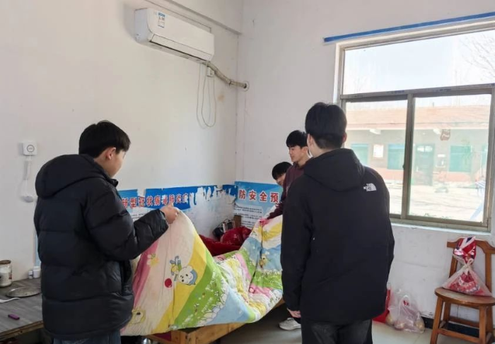 學習雷鋒精神 爭做文明學生 ——雙塔鎮(zhèn)初級中學開展“學雷鋒精神”傳遞敬老溫情活動