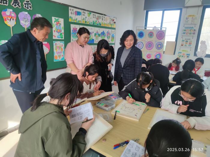 校際交流促發(fā)展  分享互鑒共提升 ——縣教體局到到雙塔鎮(zhèn)中心小學開展校際交流活動