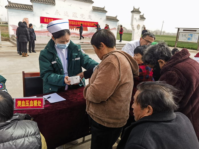 白云寺鎮(zhèn)文明實踐所聯(lián)合第一人民醫(yī)院開展惠民義診活動