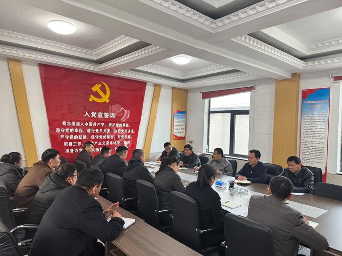 北關(guān)鎮(zhèn)黨委理論學(xué)習(xí)中心組舉行2025年第三次集體學(xué)習(xí)