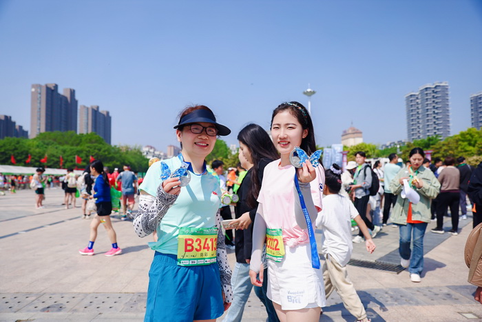 故道春好日 健兒競(jìng)跑時(shí)——2025民權(quán)馬拉松暨第三屆申甘林帶生態(tài)馬拉松賽激情開跑