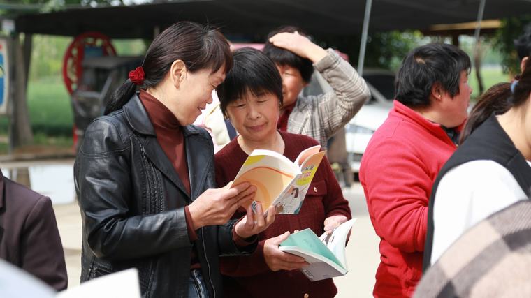 【公共圖書館服務(wù)宣傳周】民權(quán)縣圖書館開展全民閱讀推廣服務(wù)進(jìn)鄉(xiāng)村活動