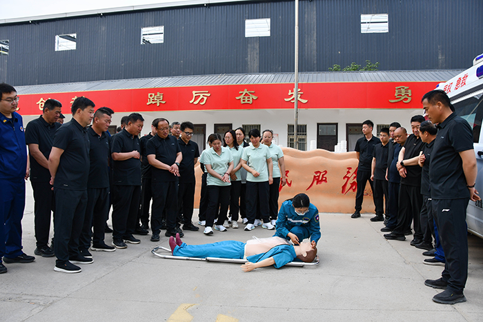人和鎮(zhèn)開(kāi)展2025年防汛救災(zāi)應(yīng)急演練