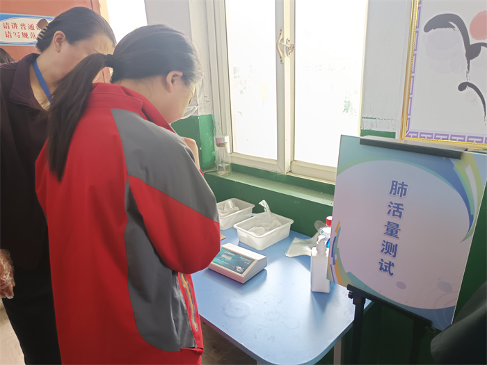 民權(quán)縣第三小學(xué)圓滿完成河南省義務(wù)教育優(yōu)質(zhì)均衡發(fā)展監(jiān)測(cè)學(xué)業(yè)水平現(xiàn)場(chǎng)測(cè)試工作