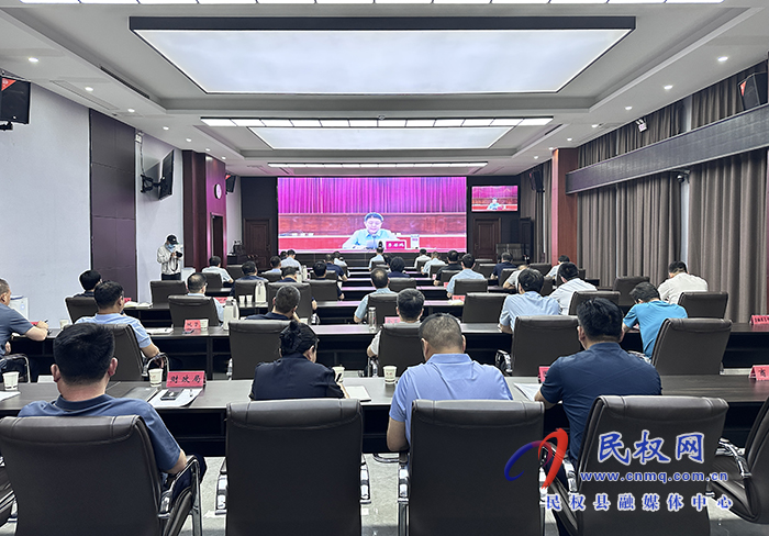 我縣組織收聽收看全市經(jīng)濟(jì)運(yùn)行分析會