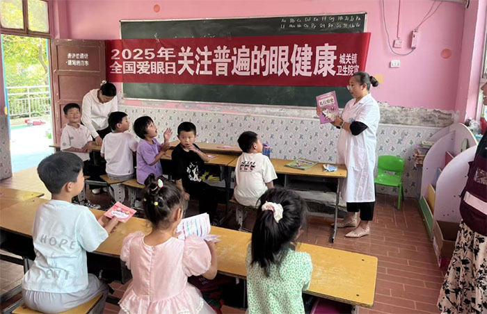 民權(quán)城關(guān)鎮(zhèn)衛(wèi)生院愛眼日宣傳活動進(jìn)校園