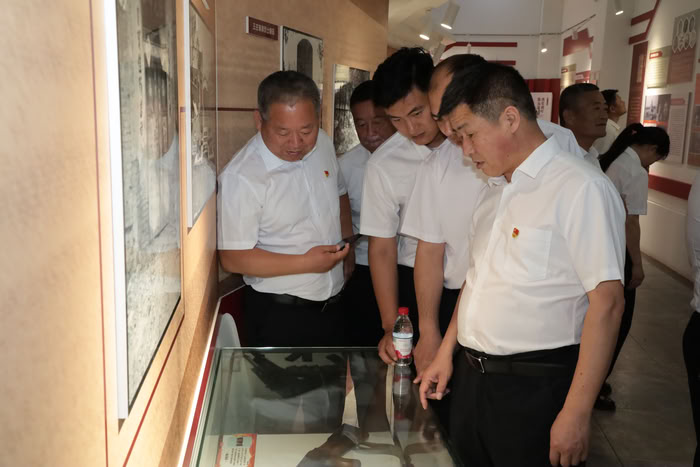 縣疾控中心組織開展“學(xué)規(guī)定、思踐悟、強(qiáng)作風(fēng)、勇?lián)?dāng)”主題黨日活動(dòng)