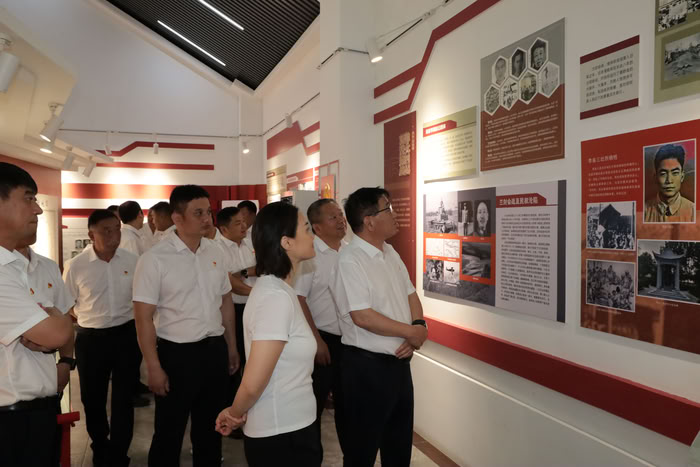 縣疾控中心組織開展“學(xué)規(guī)定、思踐悟、強(qiáng)作風(fēng)、勇?lián)?dāng)”主題黨日活動(dòng)